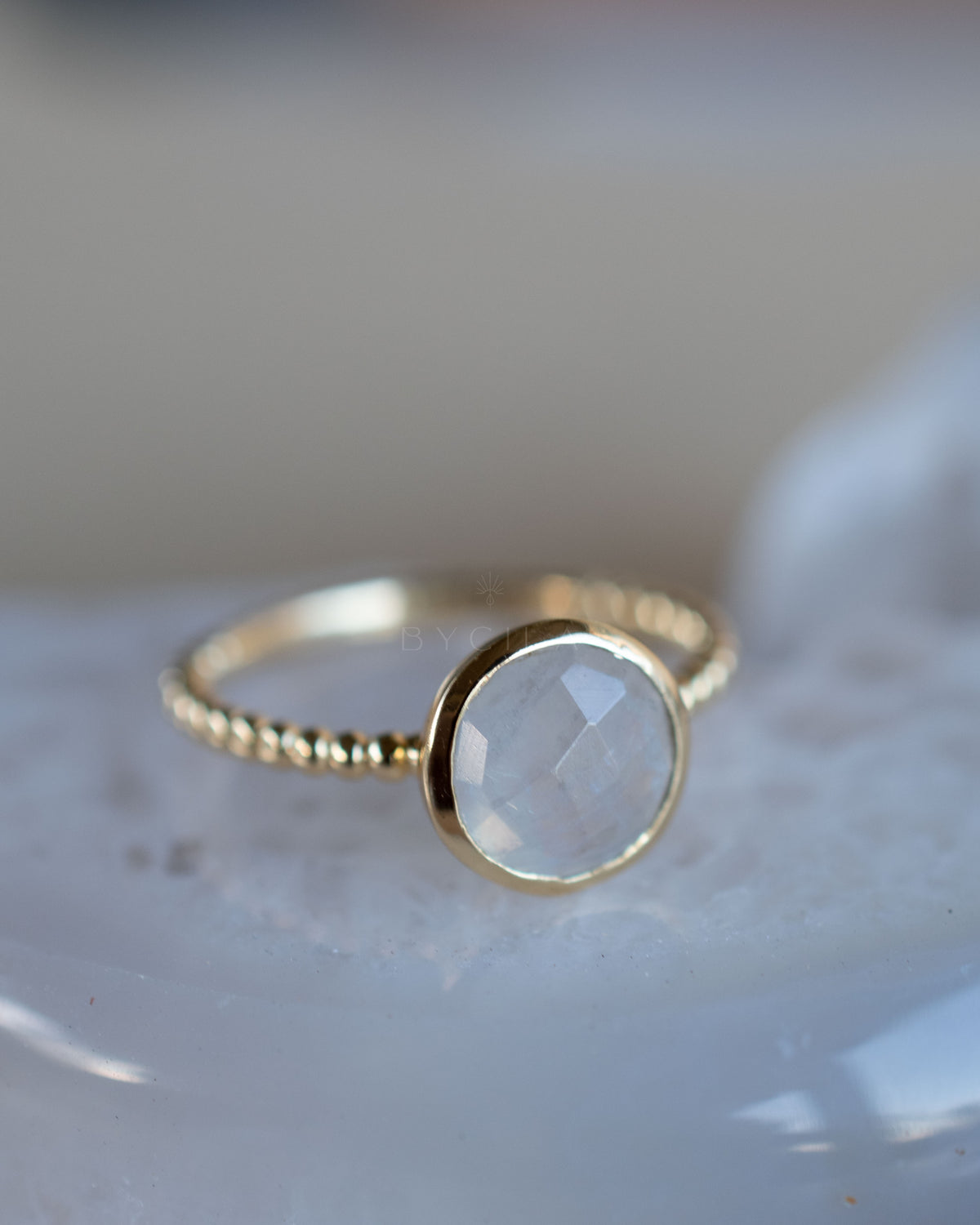 Tessy Ring * Rainbow Moonstone * Gold Plated 18k * BJR335