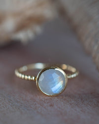 Tessy Ring * Rainbow Moonstone * Gold Plated 18k * BJR335
