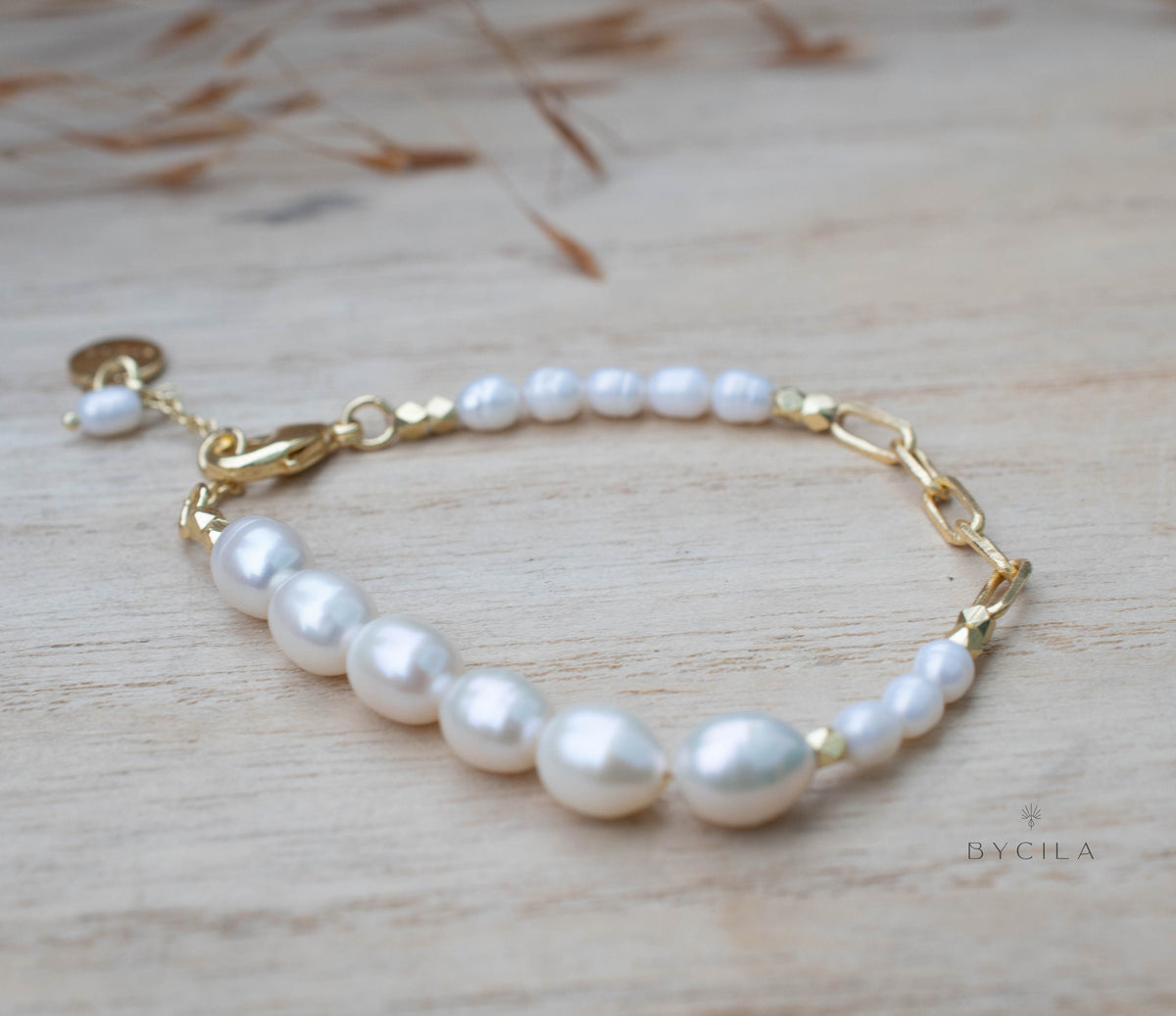 Fresh Water Pearl beads Bracelet * Boho Bracelet * Gold Plated * Modern * Layered * BJB065