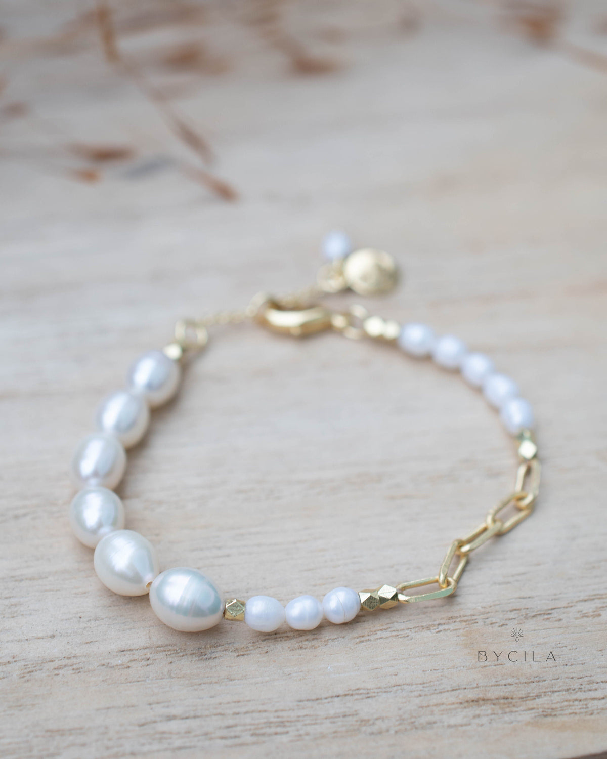 Fresh Water Pearl beads Bracelet * Boho Bracelet * Gold Plated * Modern * Layered * BJB065