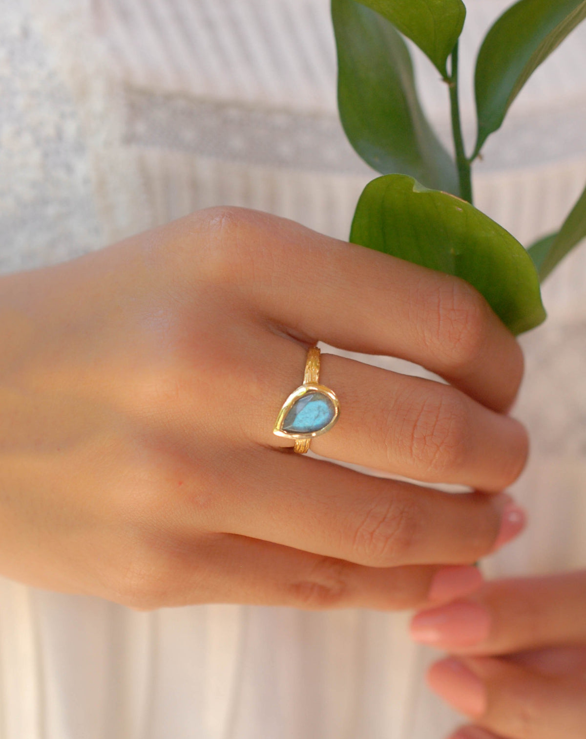 Beatriz Ring * Rainbow Labradorite * Gold Plated 18K * SBJR127 * Bycila