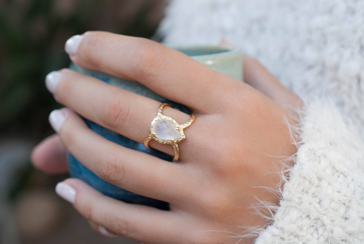 Moonstone Ring * Hammered Band * Gold Ring * Statement Ring * Gemstone Ring * Pink * Wedding Ring * Organic Ring * Natural* BJR137