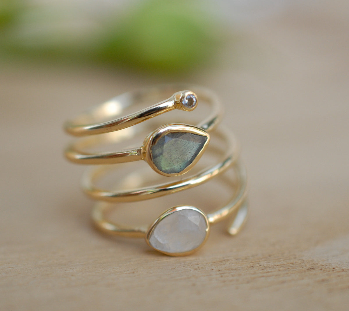 Labradorite & Moonstone Gold Plated 18k Ring * Rainbow stone* Gemstones *Handmade *Statement *Gift for her*Spiral Ring Jewelry*Bycila*BJR057