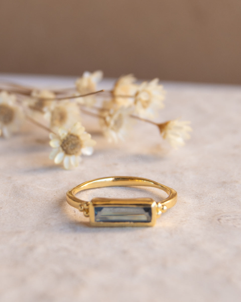 Mariana Ring * Iolite hydro * Gold Plated *