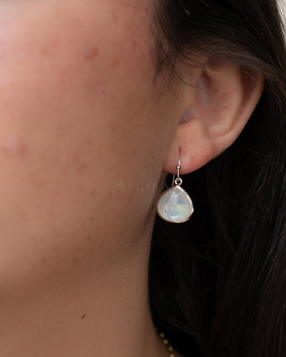 Lihue Earrings * Moonstone * Gold Plated 18k or Silver Plated * BJE069A