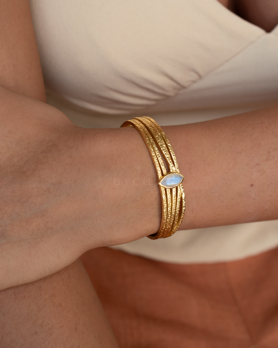 Connie Bracelet * Moonstone * Gold Plated * BJB082