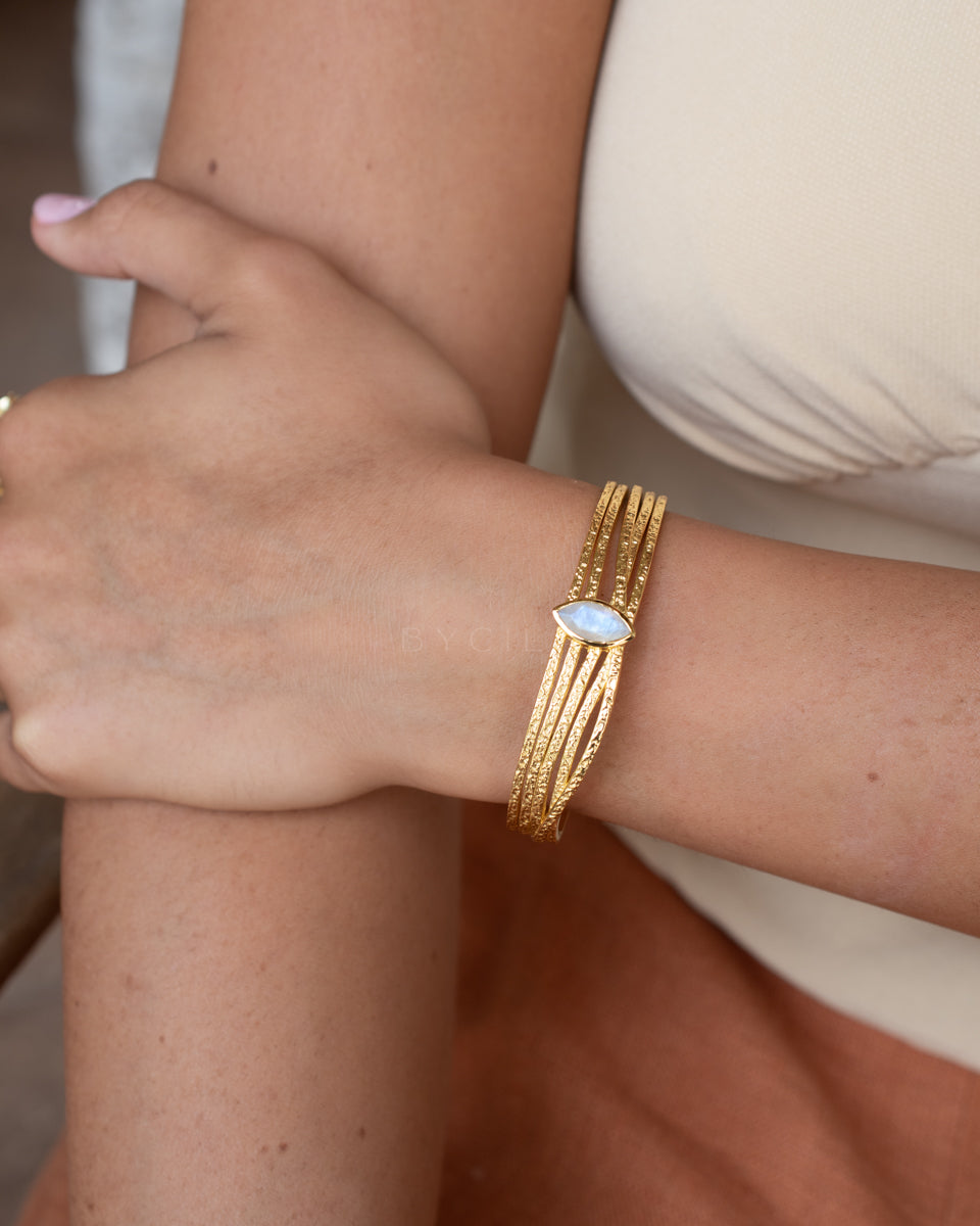 Connie Bracelet * Moonstone * Gold Plated * BJB082