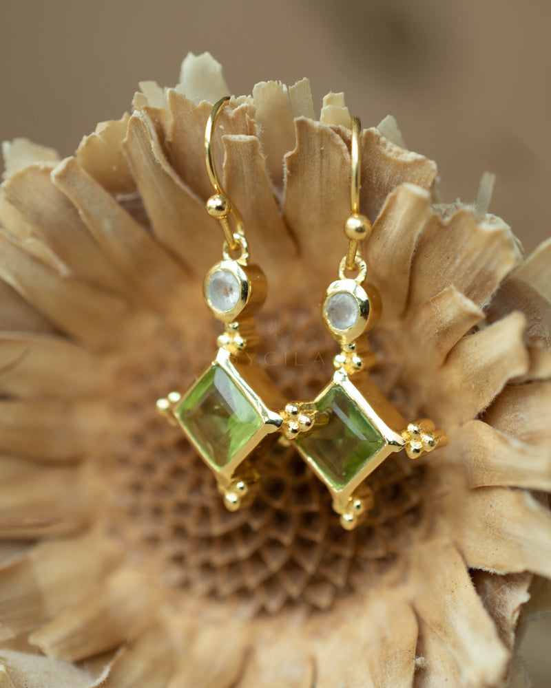 Laila Earrings * Peridot hydro & Moonstone * Gold Plated * BJE295