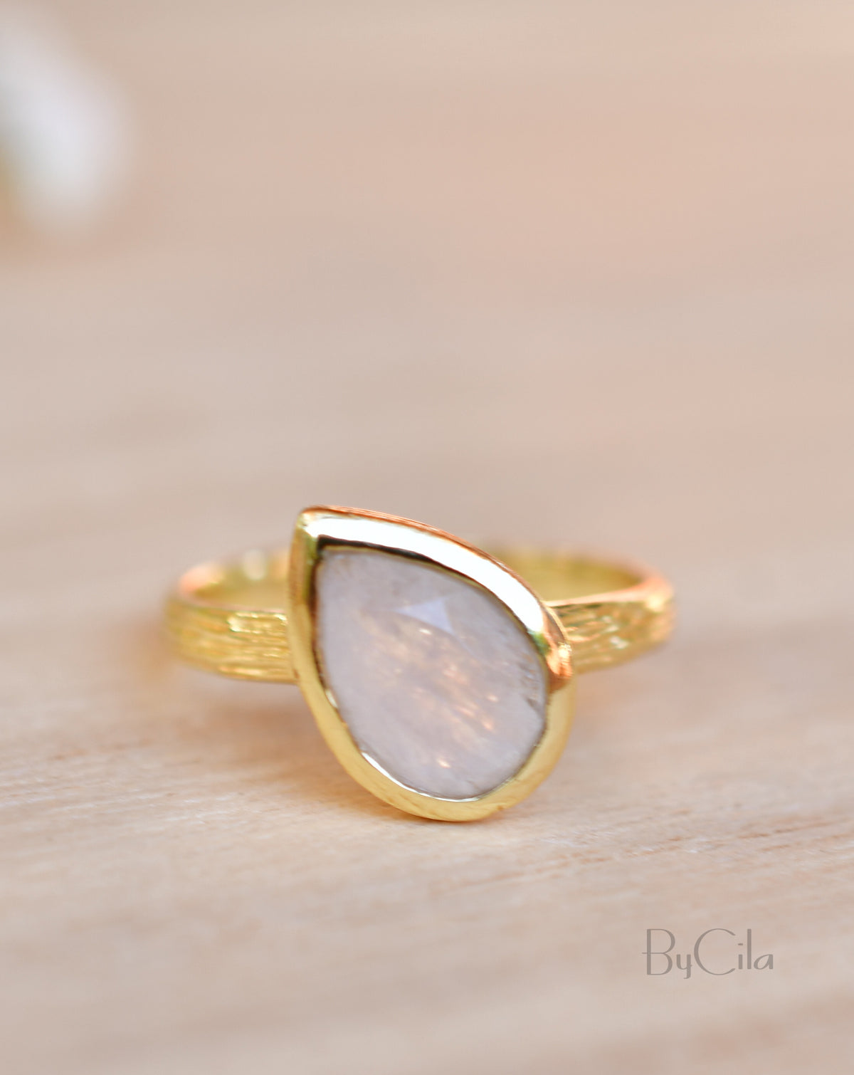 Beatriz Ring * Rainbow Moonstone * Gold Plated 18k * SBJR125