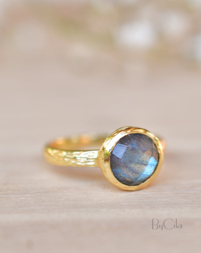 Leticia Ring * Rainbow Labradorite * Gold Plated 18K * SBJR122