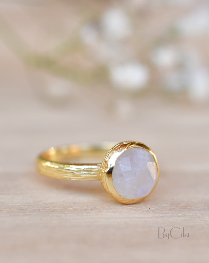 Leticia Ring * Rainbow Moonstone * Gold Plated 18k * SBJR123