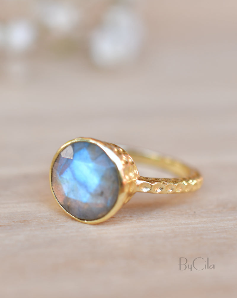 Marcela Ring * Rainbow Labradorite * Gold Plated 18K * SBJR105