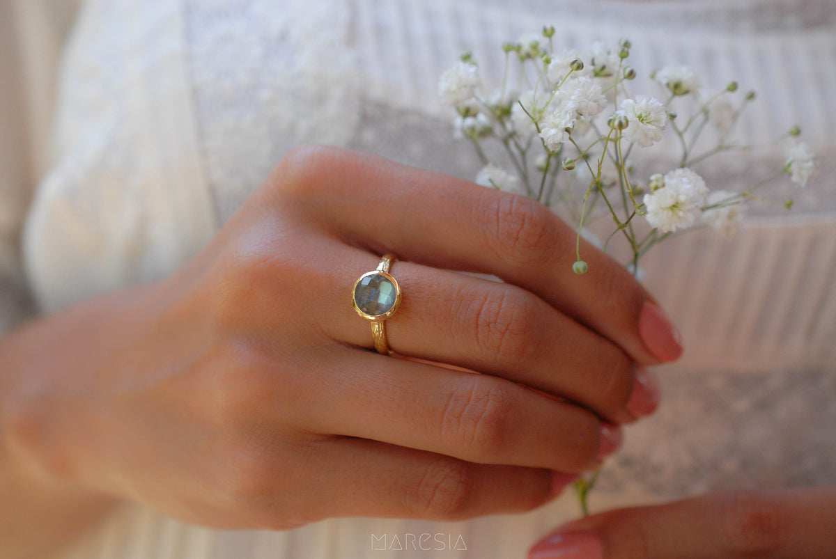 Leticia Ring * Rainbow Labradorite * Gold Plated 18K * SBJR122