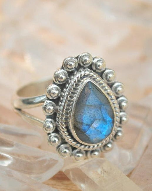 Rainbow Labradorite Ring * Sterling Silver 925 * Gemstone * Bycila * Gift for her * Natural * Ocean * Blue * Statement * size 8 * BJR234