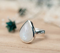 Rainbow Moonstone Ring * Sterling Silver 925 * Statement * Gemstone * White * Tear Drop * Natural * Organic * Boho * Bohemian * Chic BJR194