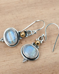 Enri Earrings * Moonstone * Sterling Silver 925 * BJE034