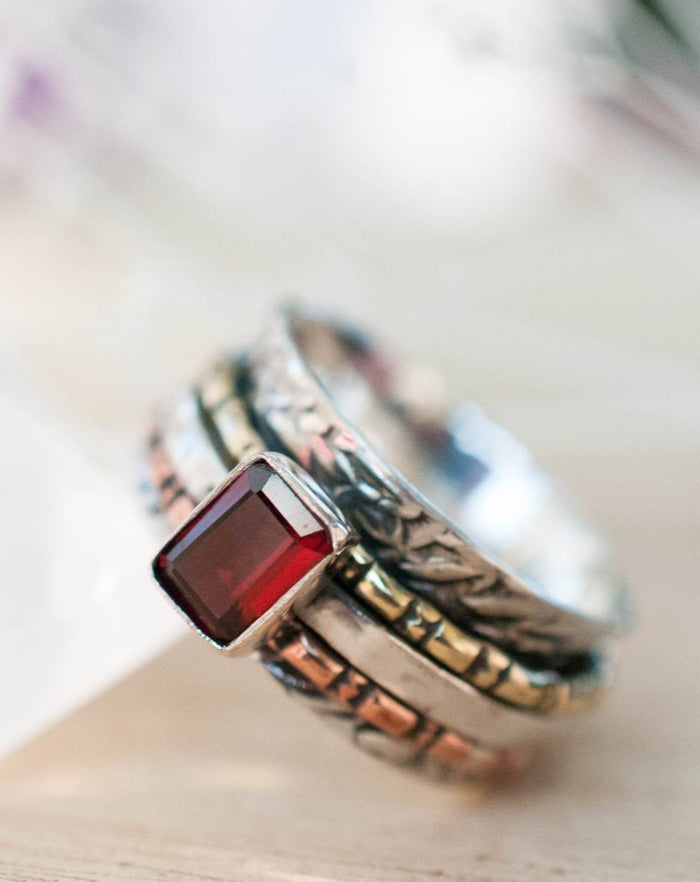 Garnet Ring * Meditation * Spinner * Spinning * Anxiety * Hammered * Worry * Boho * Spin * Thin Band *Sterling Silver *Copper *Bronze BJS020