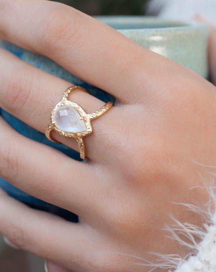 Moonstone Ring * Hammered Band * Gold Ring * Statement Ring * Gemstone Ring * Pink * Wedding Ring * Organic Ring * Natural* BJR137