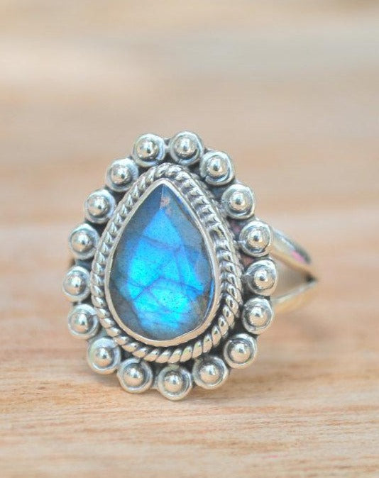 Rainbow Labradorite Ring * Sterling Silver 925 * Gemstone * Bycila * Gift for her * Natural * Ocean * Blue * Statement * size 8 * BJR234