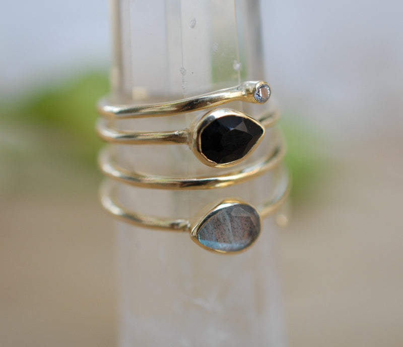 Black Onyx & Labradorite Gold Plated 18k Ring * Black stone* Gemstones * Handmade *Statement *Gift for her*Spiral Ring Jewelry*Bycila*BJR058