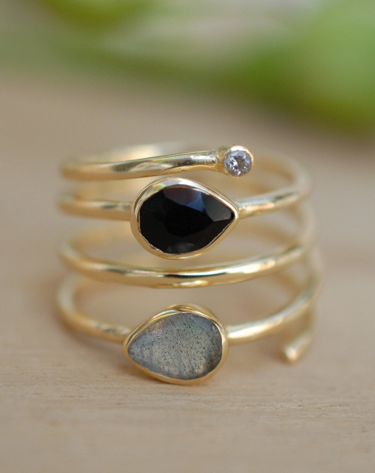 Black Onyx & Labradorite Gold Plated 18k Ring * Black stone* Gemstones * Handmade *Statement *Gift for her*Spiral Ring Jewelry*Bycila*BJR058