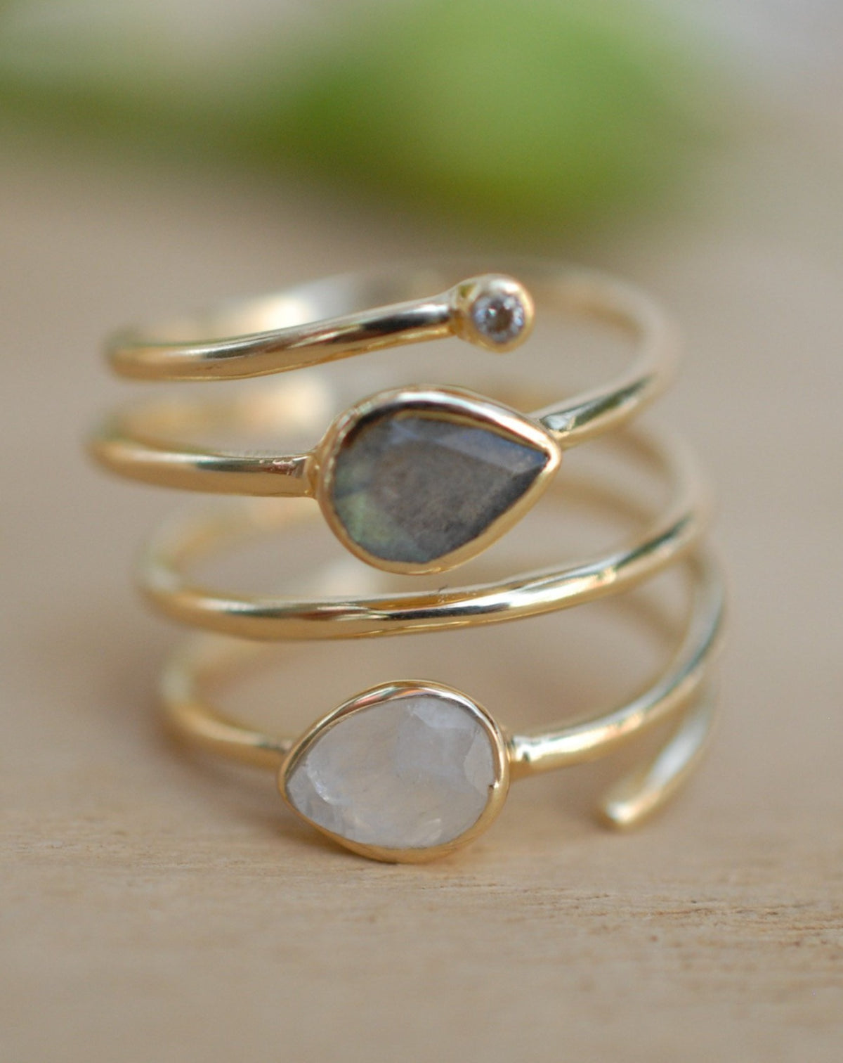 Labradorite & Moonstone Gold Plated 18k Ring * Rainbow stone* Gemstones *Handmade *Statement *Gift for her*Spiral Ring Jewelry*Bycila*BJR057