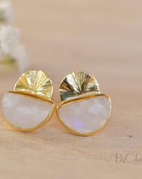 Moonstone Stud Earrings Gold Plated 18k * Gemstone * Earrings * Rainbow Moonstone * Handmade * Boho * Modern * BJE158
