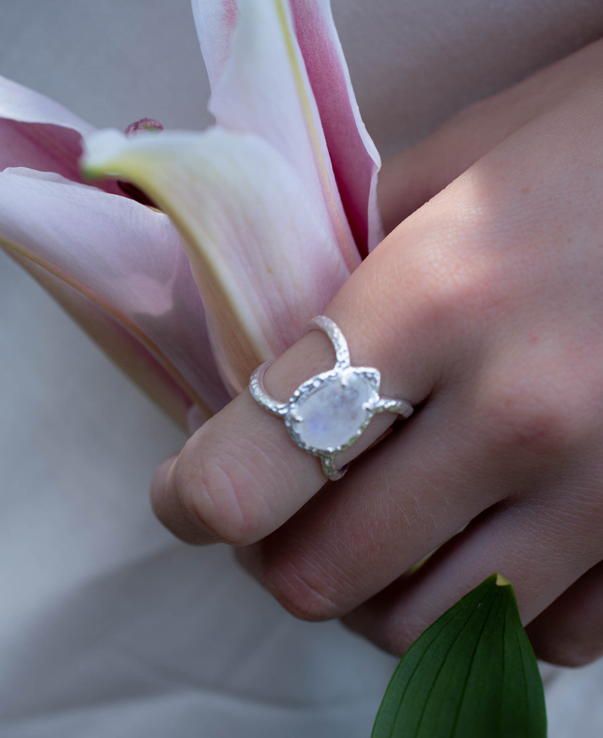 Moonstone Ring * Hammered Band * Sterling Silver Ring * Statement Ring * Gemstone Ring* white * Wedding Ring * Organic Ring * Natural*BJR143