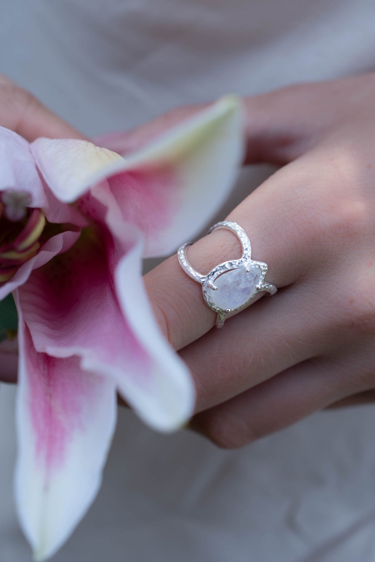 Moonstone Ring * Hammered Band * Sterling Silver Ring * Statement Ring * Gemstone Ring* white * Wedding Ring * Organic Ring * Natural*BJR143