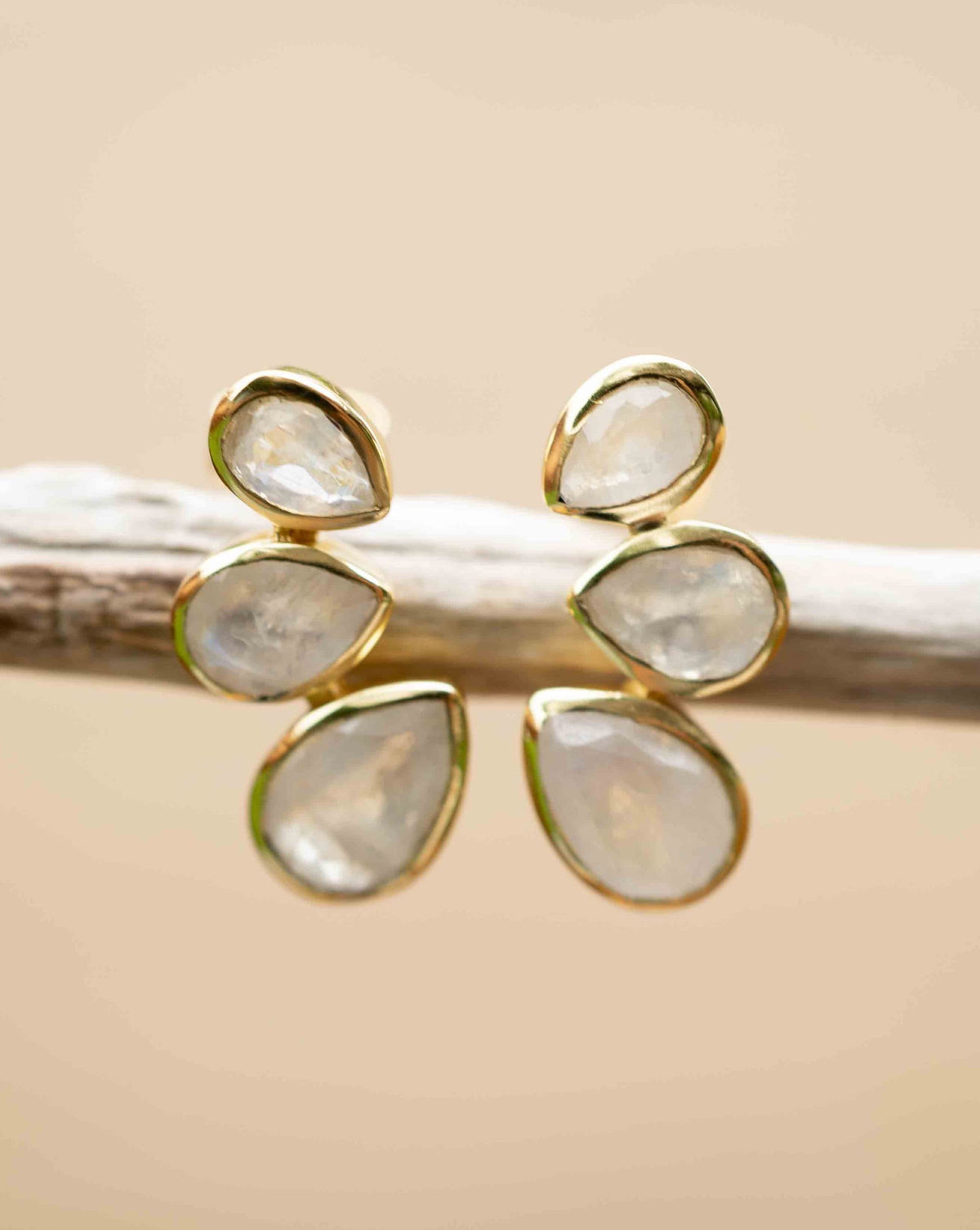 Moonstone Stud Earrings Gold Plated 18k * Gemstone * Earrings * Rainbow Moonstone * Handmade * Boho * Modern * BJE174