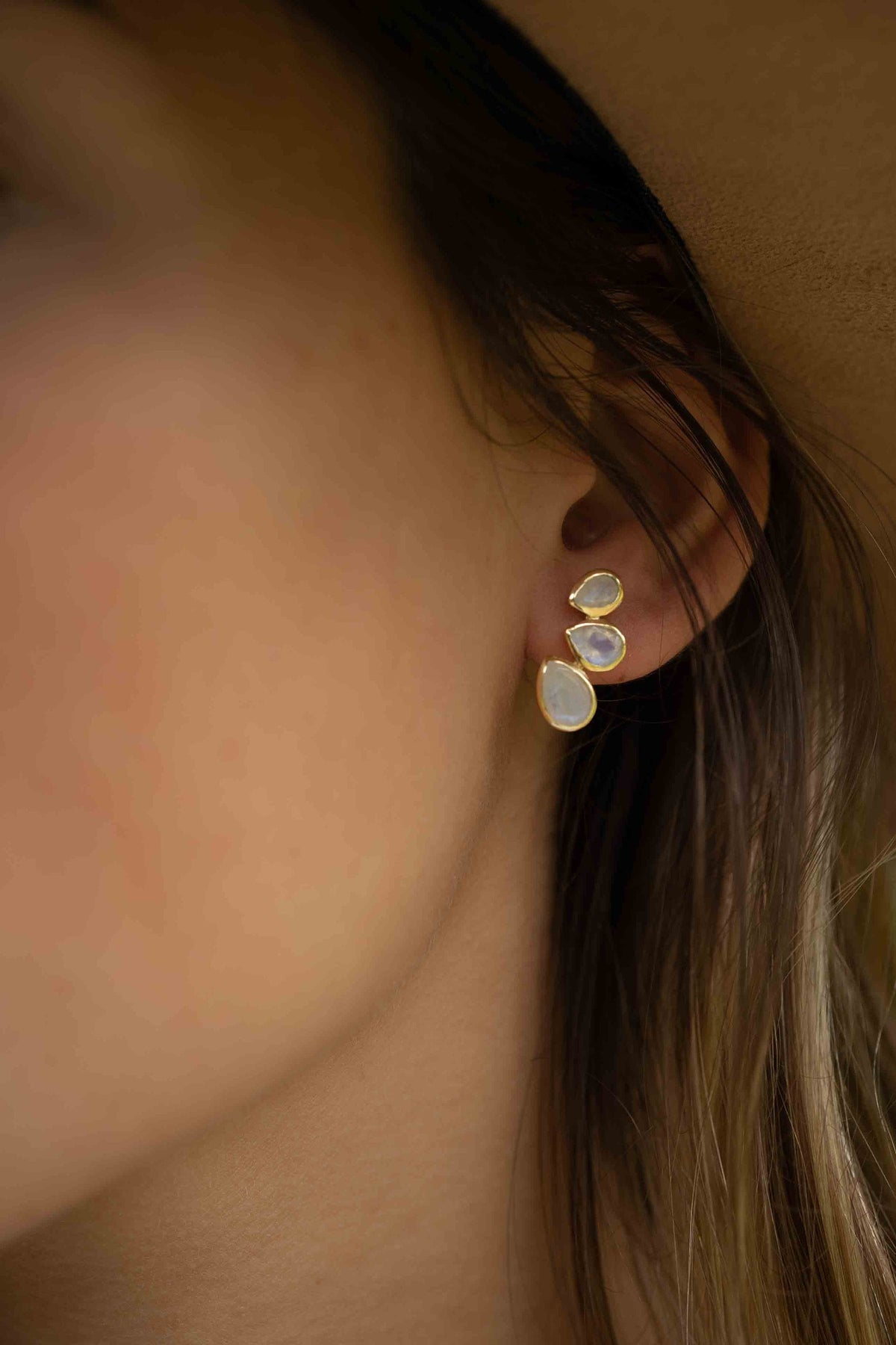 Moonstone Stud Earrings Gold Plated 18k * Gemstone * Earrings * Rainbow Moonstone * Handmade * Boho * Modern * BJE174
