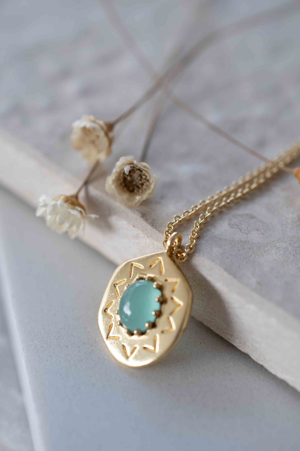 Moonstone, Labradorite, Rose Quartz or Aqua Chalcedony Necklace * Dotted chain Gold Plated 18k * Gemstone * Modern * Layered * BJN109