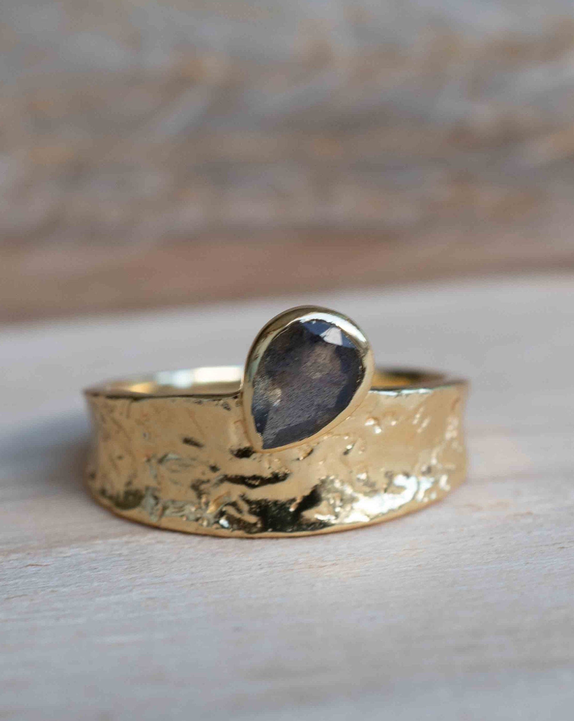 Golden labradorite ring clearance